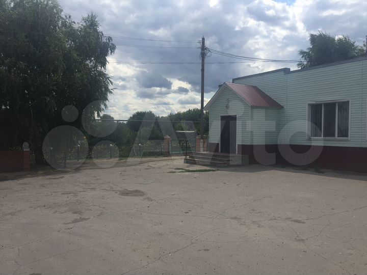 Сдам часть здания, 390 м²