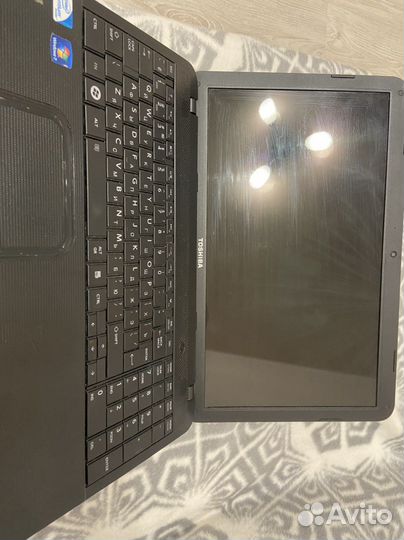 Ноутбук Toshiba Satellite C850-BKK
