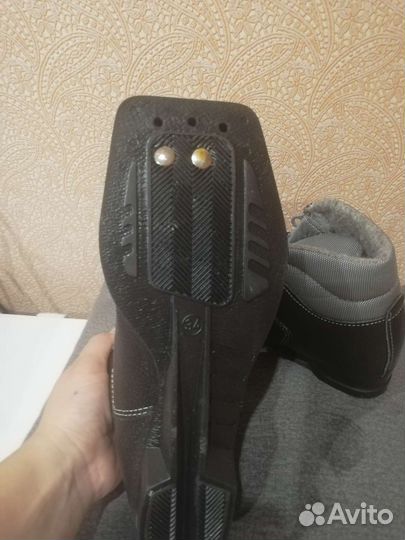 Лыжные ботинки