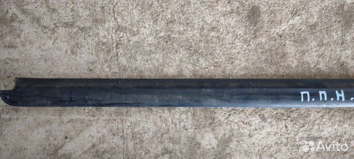 Молдинг стекла передний правый Renault Symbol