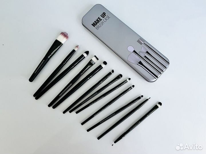 Кисти для макияжа с боксом