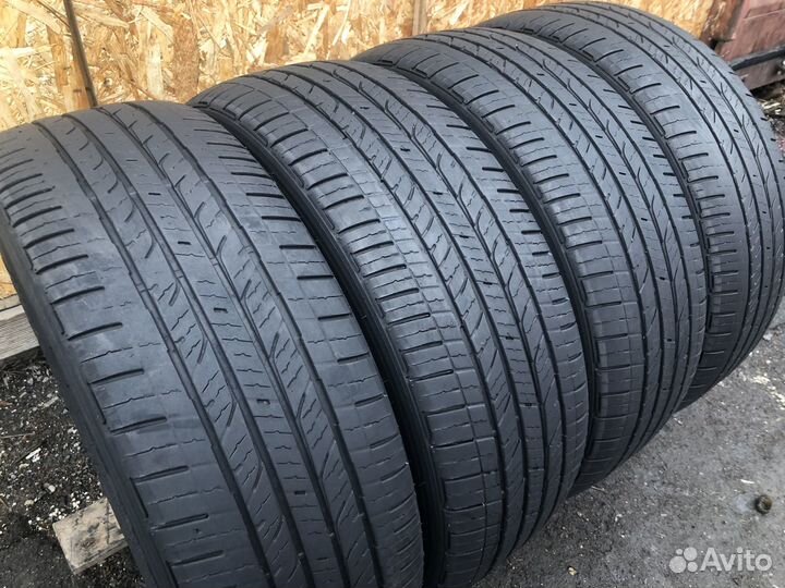 Bridgestone Dueler H/P 215/60 R17