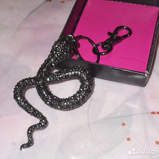 Кулон Год Змеи Avon