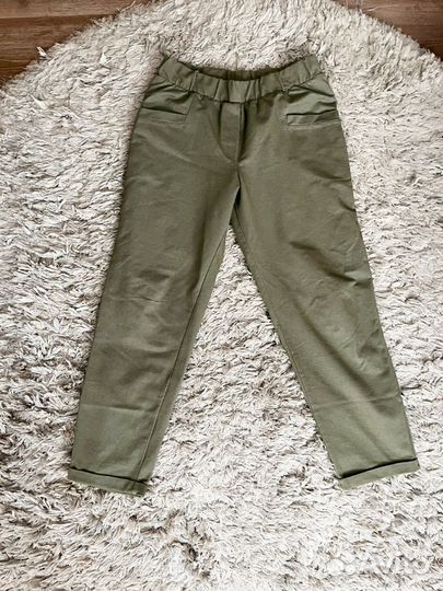 Зеленые брюки женские 3/4