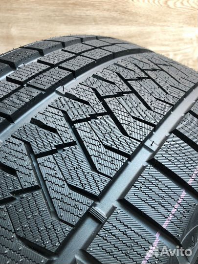 Triangle Snowlink PL02 275/50 R20