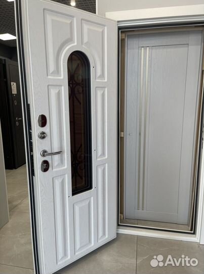 Входная дверь уличная
