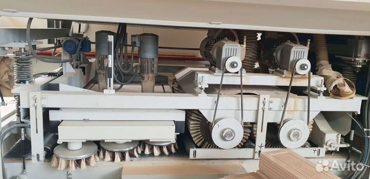 Щеточно шлифовальный станок loewer