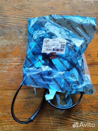 Датчик ABS левый Toyota Land Cruiser J100 lexus LX