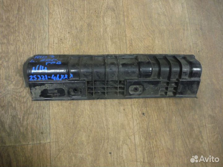 Дефлектор радиатора левый №14 KIA Rio 3 2014