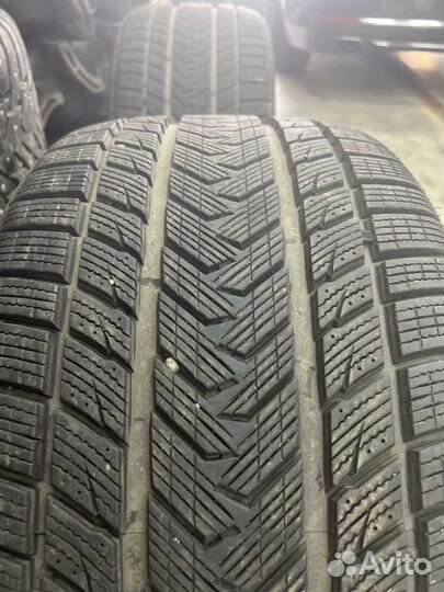 Gripmax SureGrip Pro Winter 295/35 R21 и 315/30 R22 107V