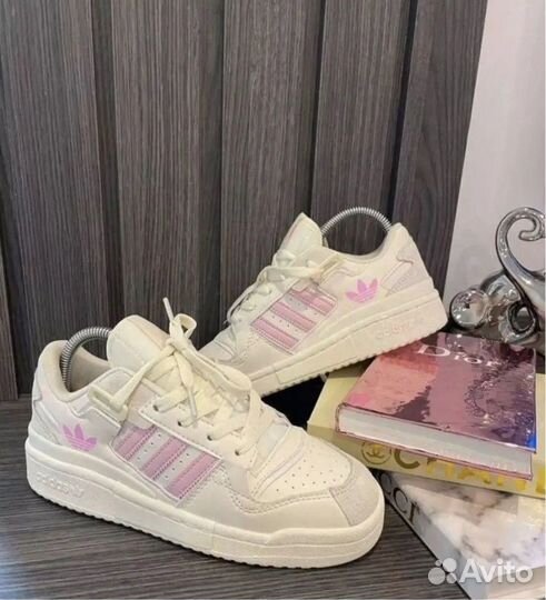 Кроссовки женские adidas