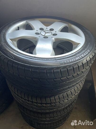 Royal Black Royal Winter 235/45 R17 23C