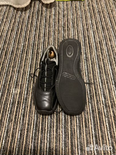 Кроссовки женские 