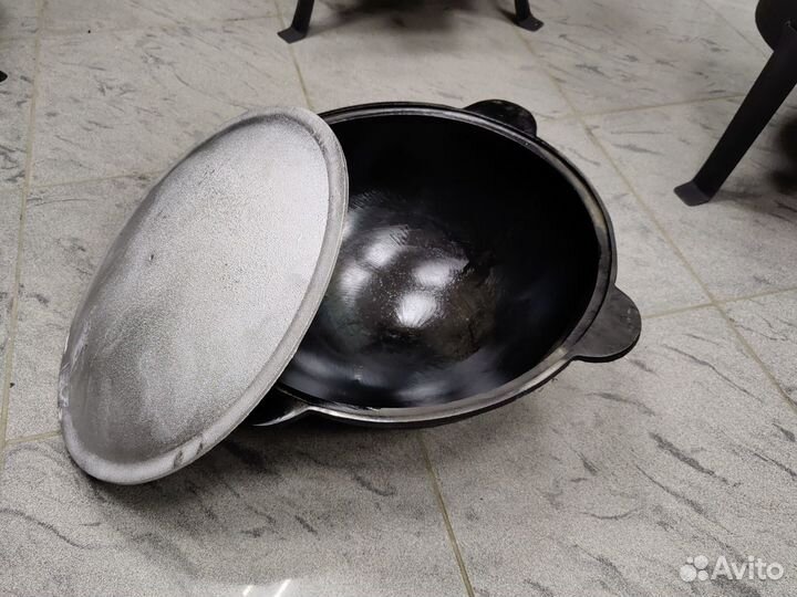 Казан чугунный на 12 литров lux
