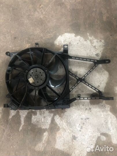 Вентилятор охлаждения радиатора Opel Astra H