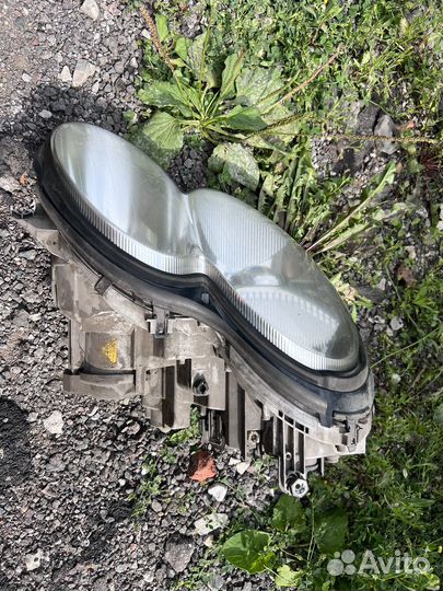 Фара правая Mercedes R230 дефект SL