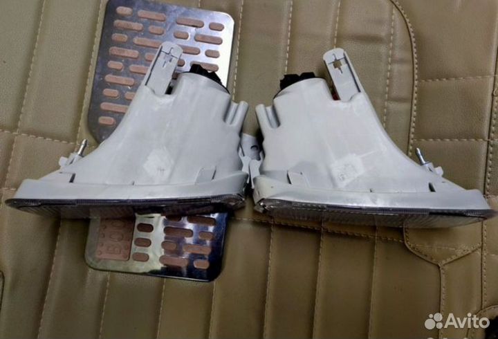 Противотуманные фары Toyota corona premio210