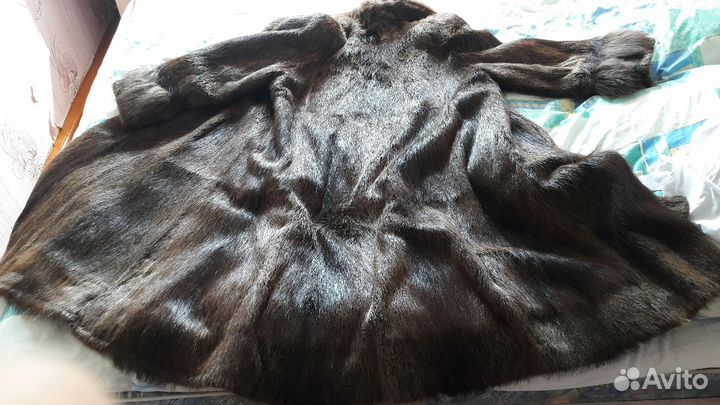 Шуба нутрия (воротник и манжеты песец)