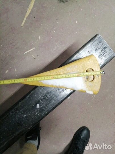 Коронка рыхлителя на Shantui SD 32