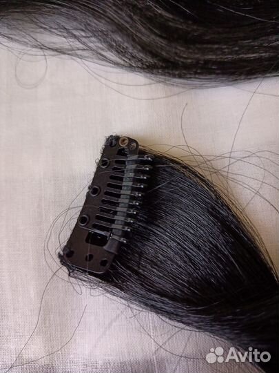 Волос, пряди на заколках