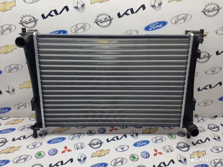 Радиатор охлаждения Ford Fusion/Mazda 2 (1.2-1.6)