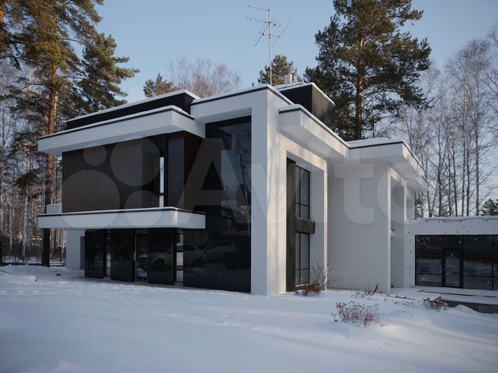 Коттедж 500 м² на участке 18,9 сот.