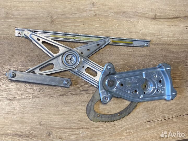 Renault scenic 3 задний правый стеклоподъёмник