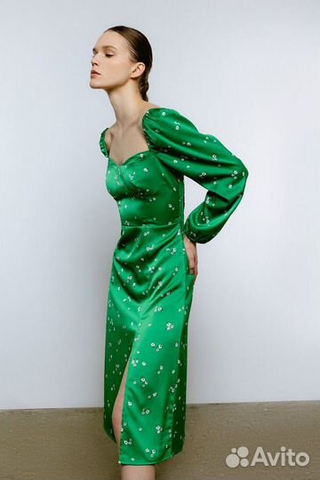 Зеленое платье С цветочным принтом
