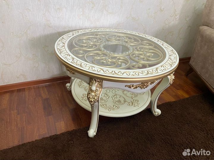 Журнальный столик