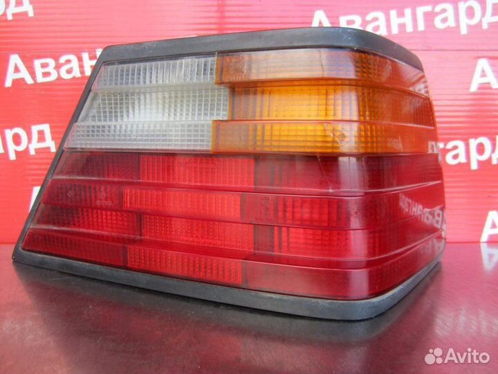 Фонарь правый Mercedes-Benz E-Class W124 1988