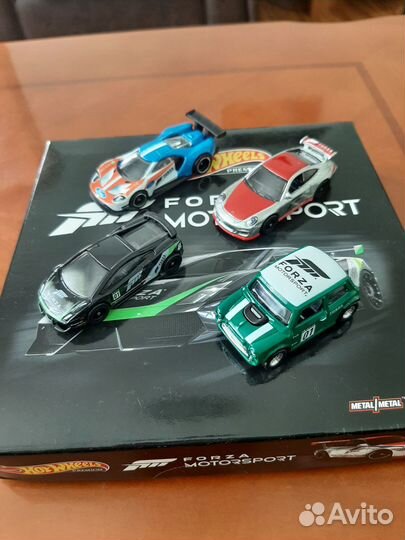 Машинки hot wheels premium