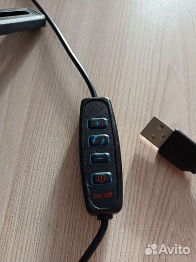 Кольцевая светодиодная настольная лампа