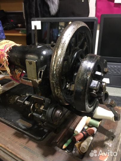 Швейная машина Nah Maschine 705