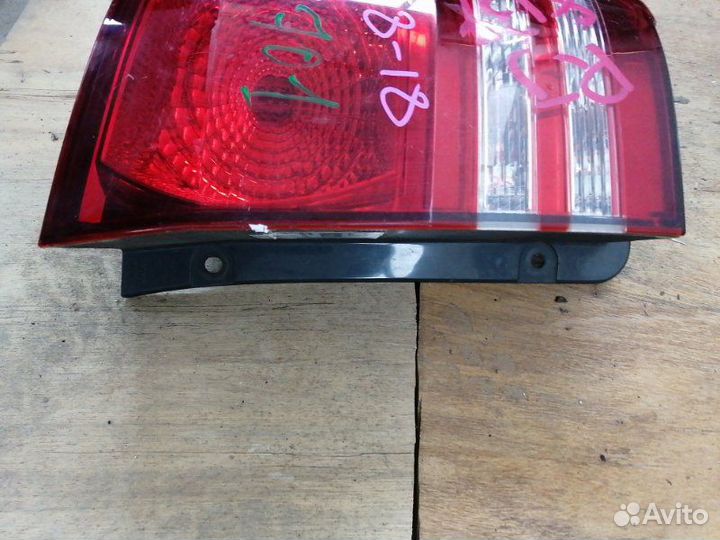 Стоп-сигнал задний левый Toyota Alphard ANH10