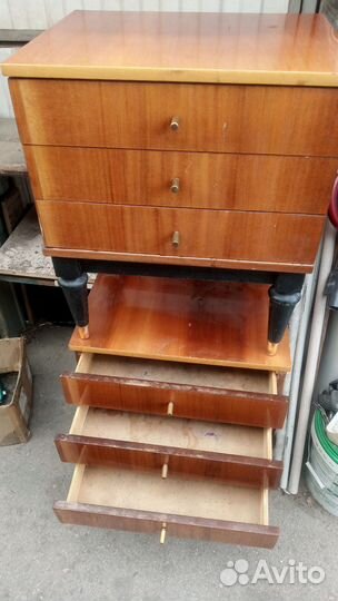 Тумба прикроватная