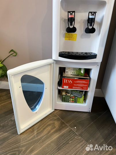 Кулер для воды напольный