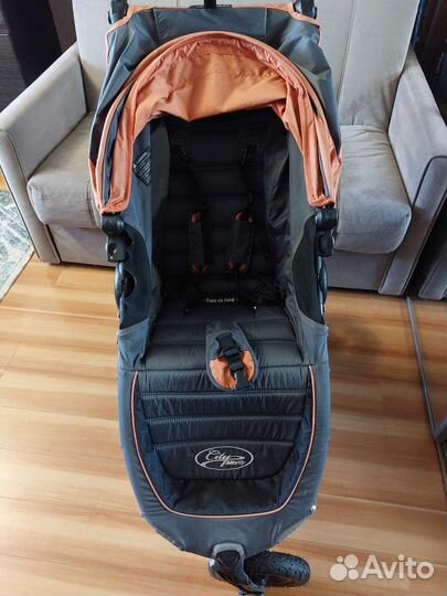 Прогулочная коляска Baby Jogger