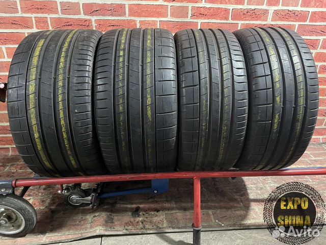 Pirelli P Zero PZ4 305/30 R20 и 245/35 R20