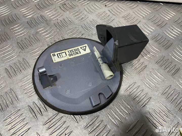 Б/У Лючок бензобака универсал Opel Astra H #001