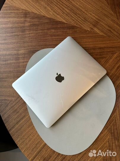 Продам ноутбук Macbook air 13