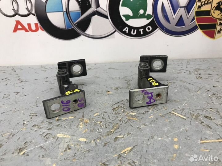 Петля двери передняя правая Audi Q5 8R cdnc 2009