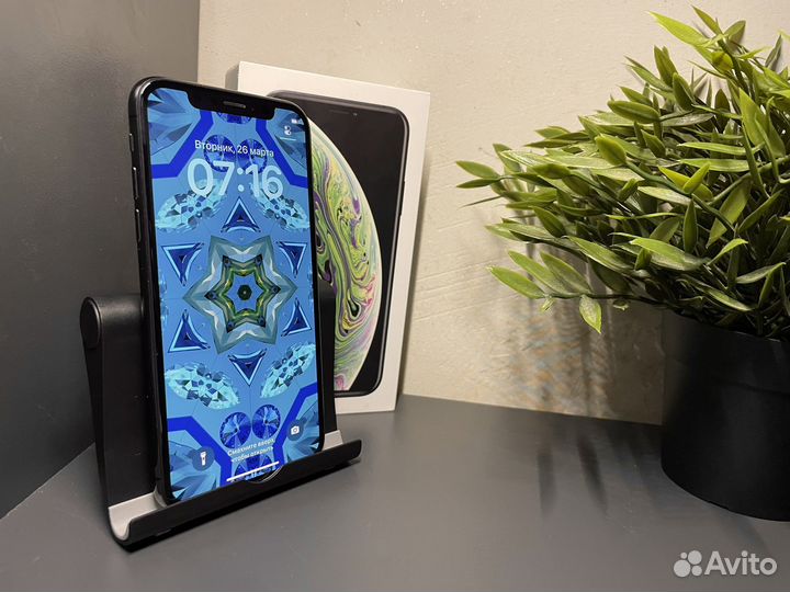 iPhone Xs, 64 ГБ
