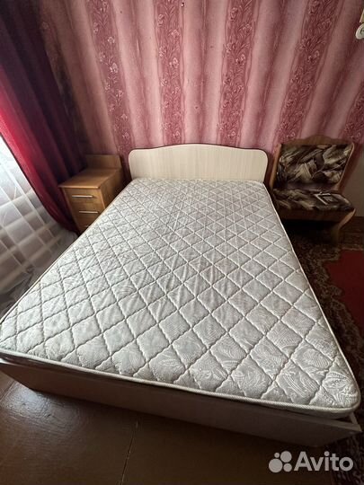 Спальный гарнитур