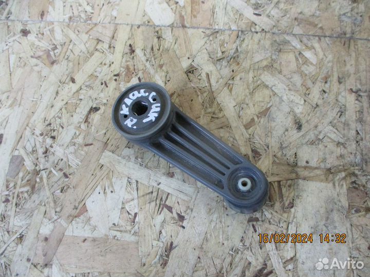 Ручка стеклоподъемника Ниссан Альмера Классик