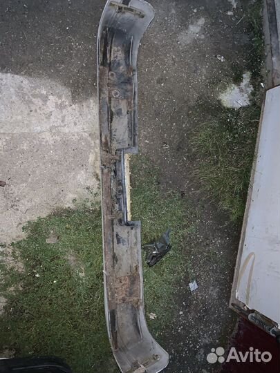 Передний Бамбер Toyota carina и другие запчасти