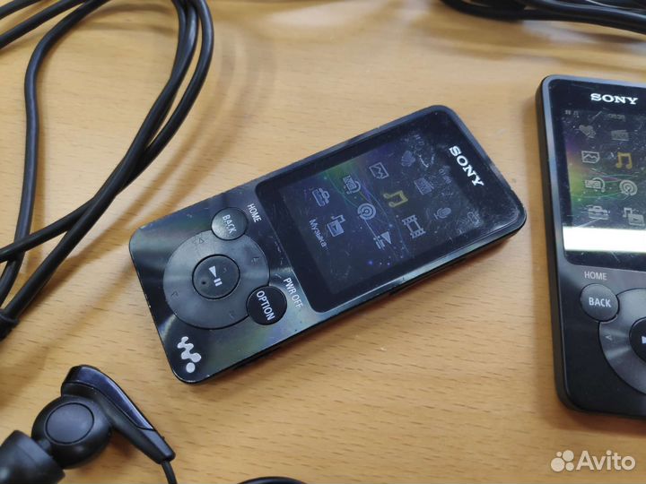 Mp3 плеер sony nwz e584 8gb + наушники mdr nc031