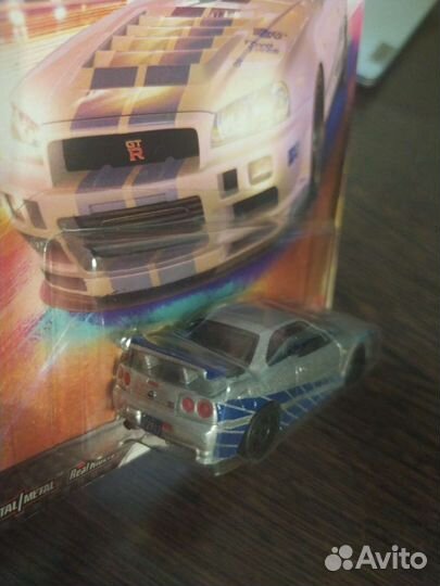 Машинка Hot Wheels Premium Nissan skyline gt-r