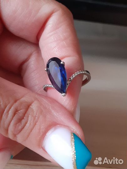 Серебряное кольцо с сапфиром