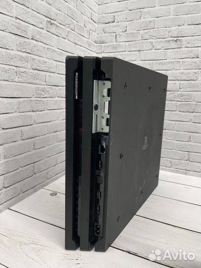 Приставка PS4 PRO 1Тб 3 ревизия + 2 геймпада