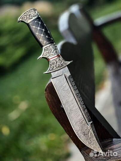 Нож из дамасской стали